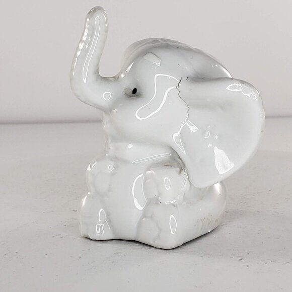 Vintage Elephant White Wearing Bow Figurine - Picture 6 of 8